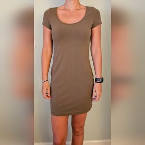 H&M Dress in a Taupe/ Brown Stretchy size M